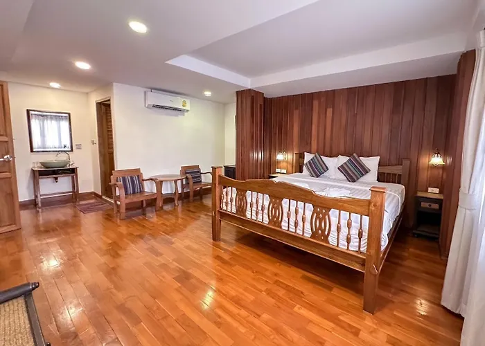 Guest house: Rustic River Boutique