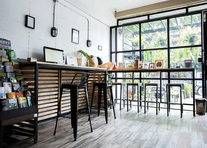 The Hostels Pause