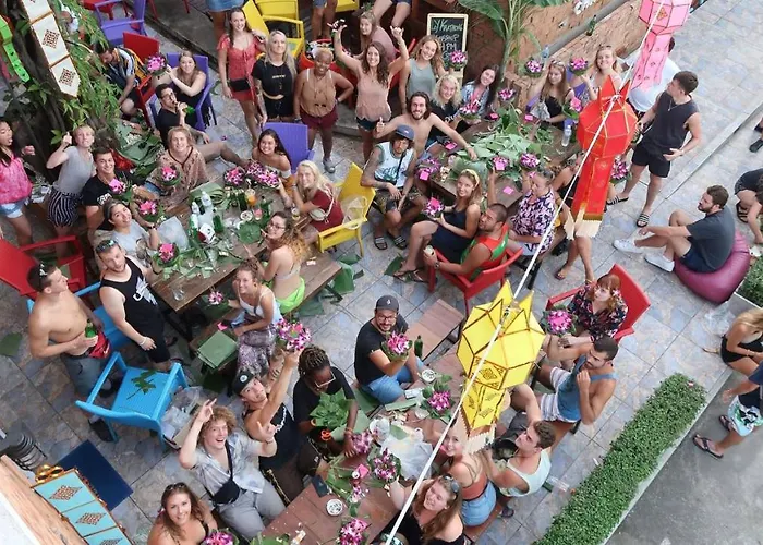 Hotel near College: Mad Monkey Chiang Mai